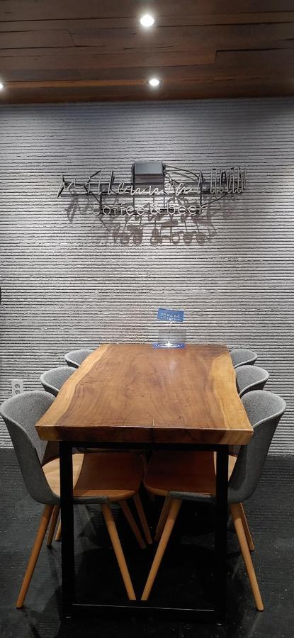 Kozayo Hongdae Hostel Seoul Exterior photo